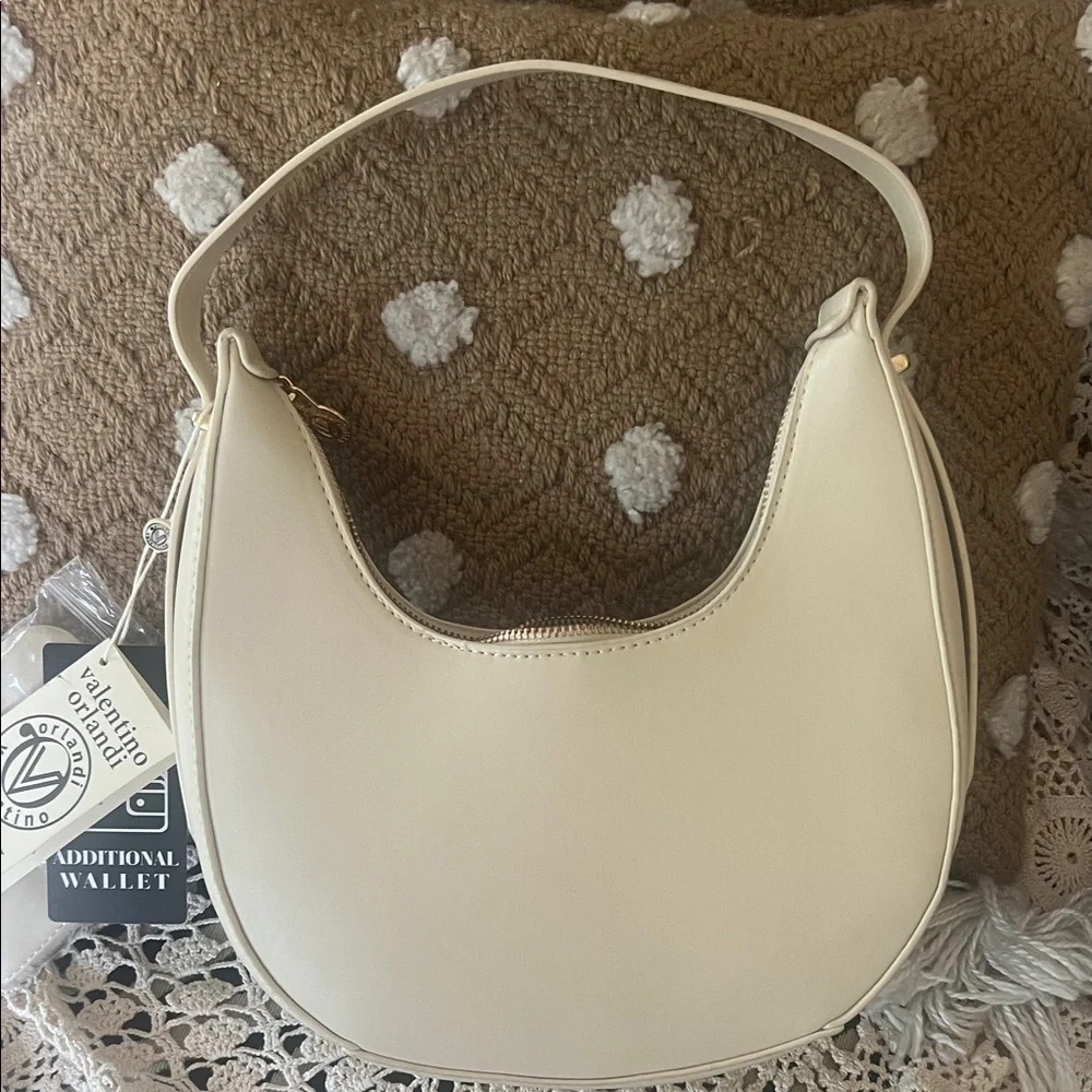 NEW WITH TAGS Valentino Orlandi Cream Shoulder Bag with Gold Accents - Picture 15 of 16